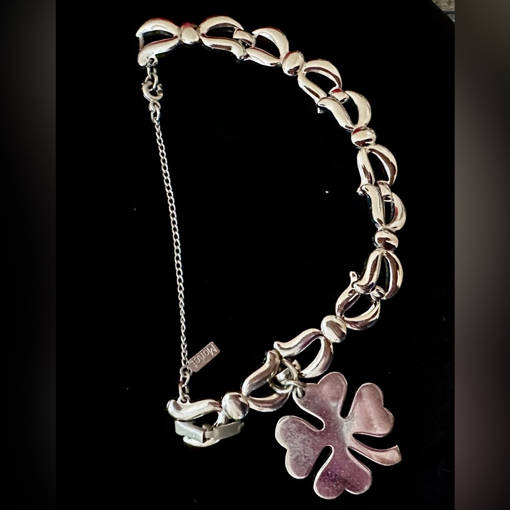 Vintage 1960’s-1970’s Monet Silvertone Four Leaf Clover chunky bracelet.